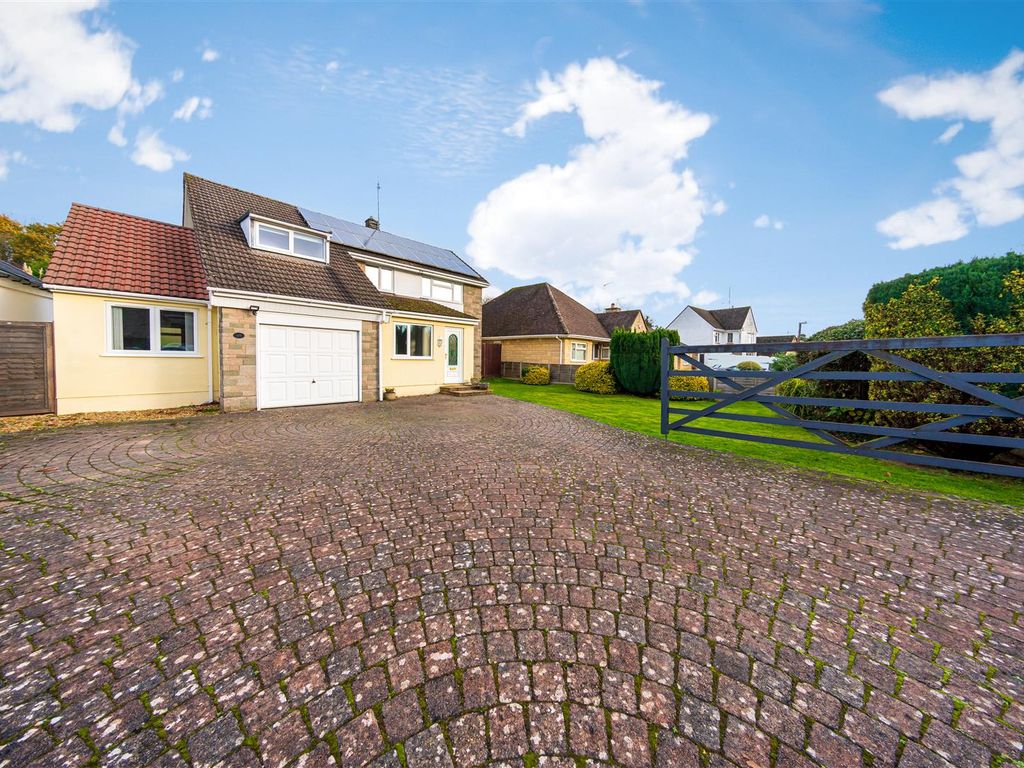 Brookwell Close, Chippenham SN15  