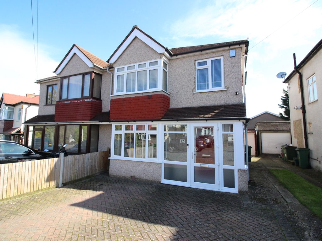 3 bed semidetached house for sale in Inverness Road, Worcester Park