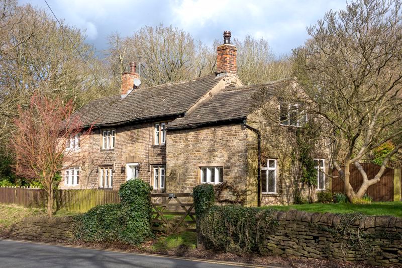 3 bed detached house for sale in Lancaster Lane, Parbold WN8, £800,000