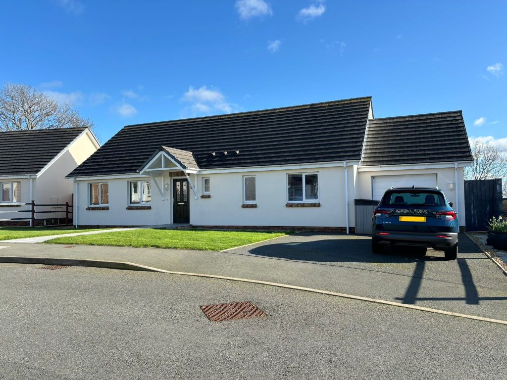 3 bed bungalow for sale in Myrtle Meadows, Steynton, Milford Haven SA73