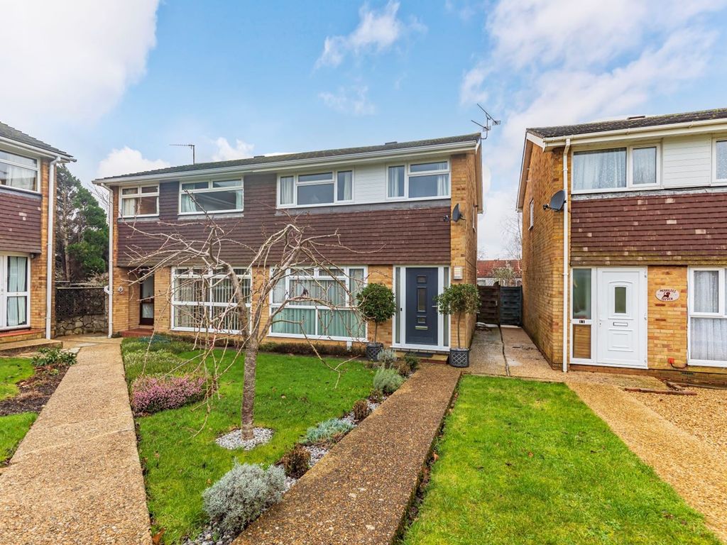 3 bed semidetached house for sale in Cribb Close, Poole BH17 Zoopla