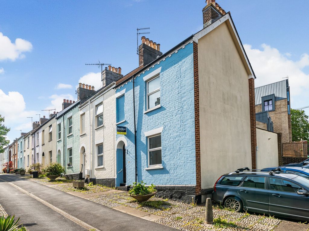 3 bed end terrace house for sale in Sandford Walk, Newtown, Exeter