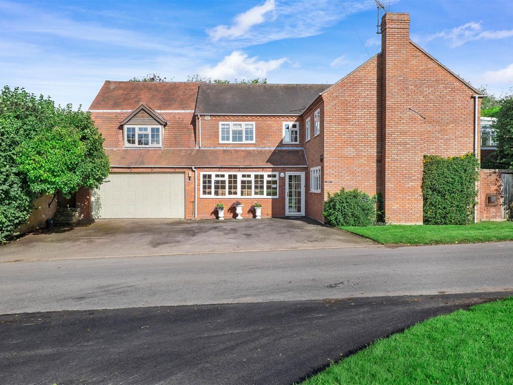 4 bed detached house for sale in Hope Lane, CliftonOnTeme, Worcester