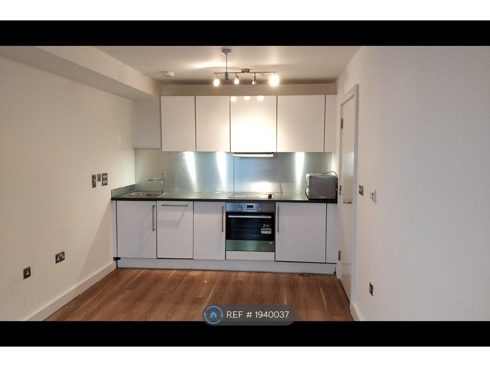 1 bed flat to rent in High Street, Slough SL1, £1,200 pcm Zoopla