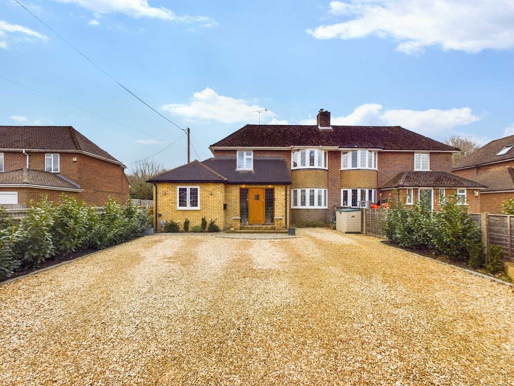 3 bed semidetached house for sale in Old Dashwood Hill, Studley Green