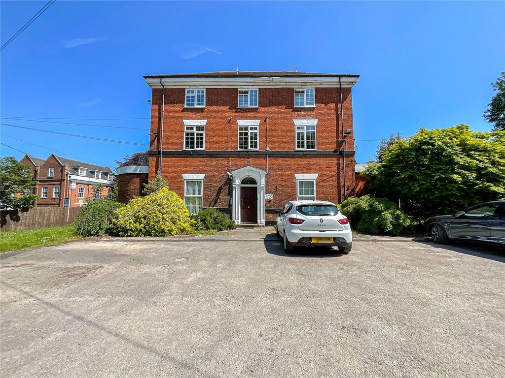 2 bed flat for sale in Amington Road, Tamworth, Staffordshire B77 Zoopla