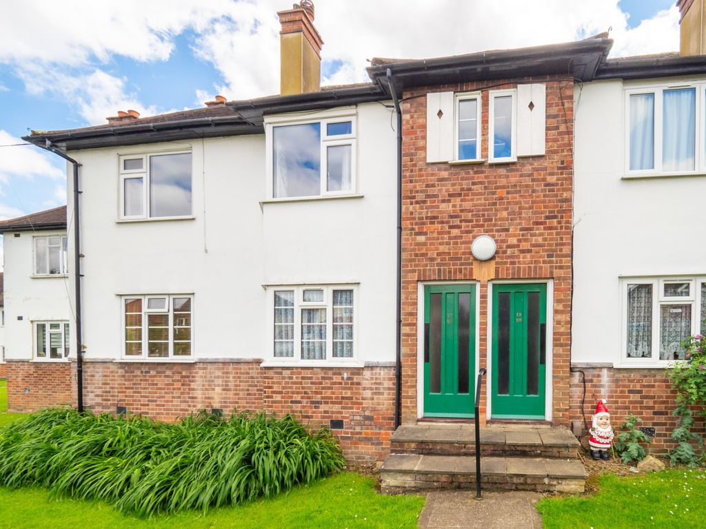 2 bed for sale in Alberta Avenue, Cheam SM1, £300,000 Zoopla