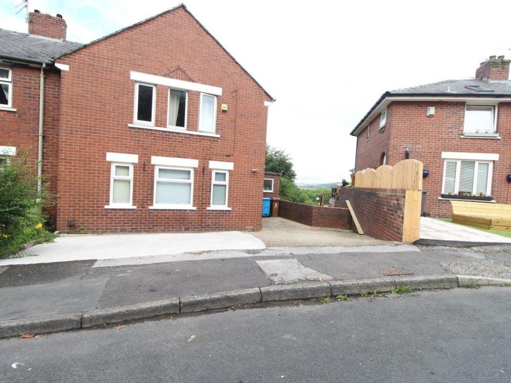 4 bed terraced house to rent in Kipling Road, Oldham OL1, £995 pcm Zoopla