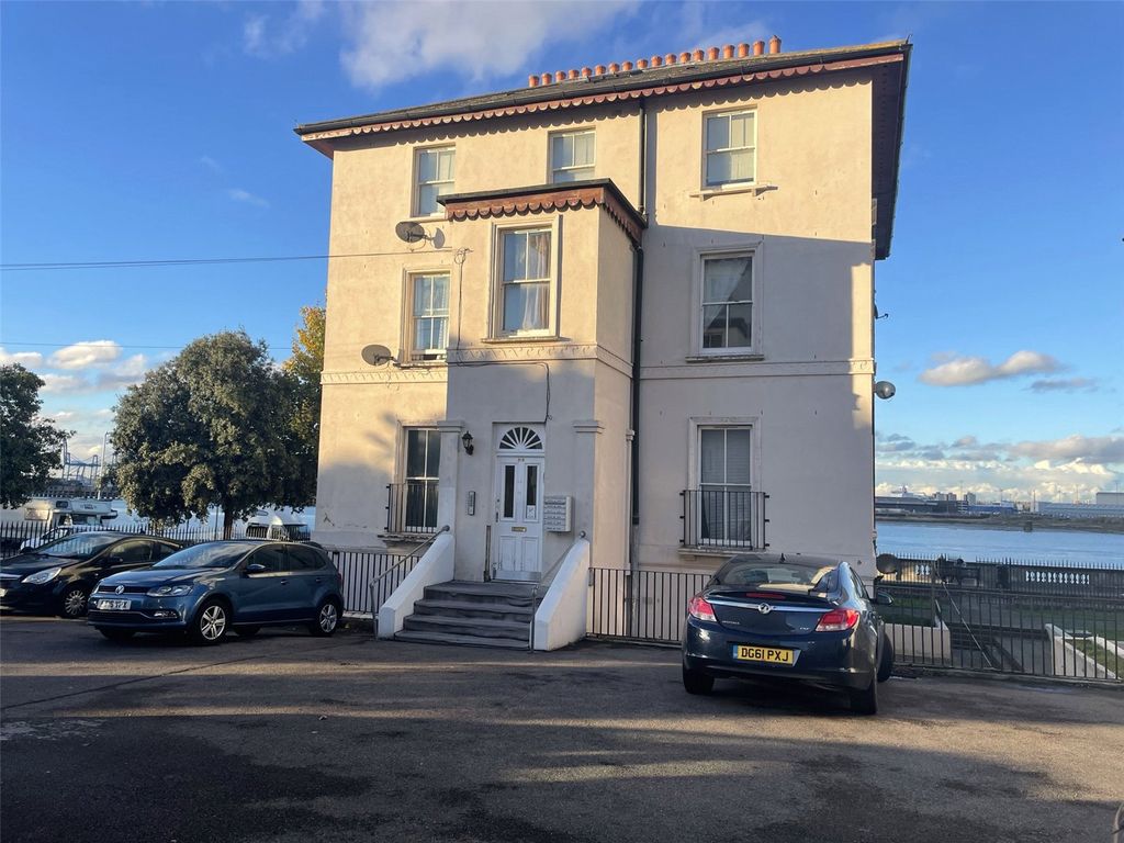 2 bed flat for sale in Lansdowne Square, Northfleet, Gravesend, Kent