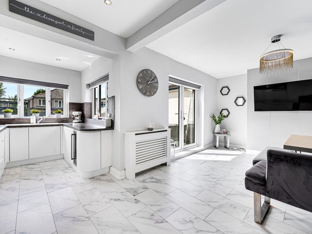 3 bed semidetached house for sale in Brunshaw Road, Burnley BB10 Zoopla