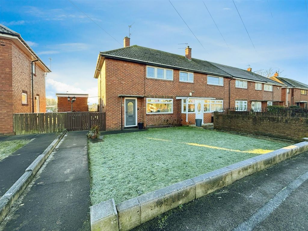 2 bed end terrace house for sale in Woodhouse Lane, Auckland