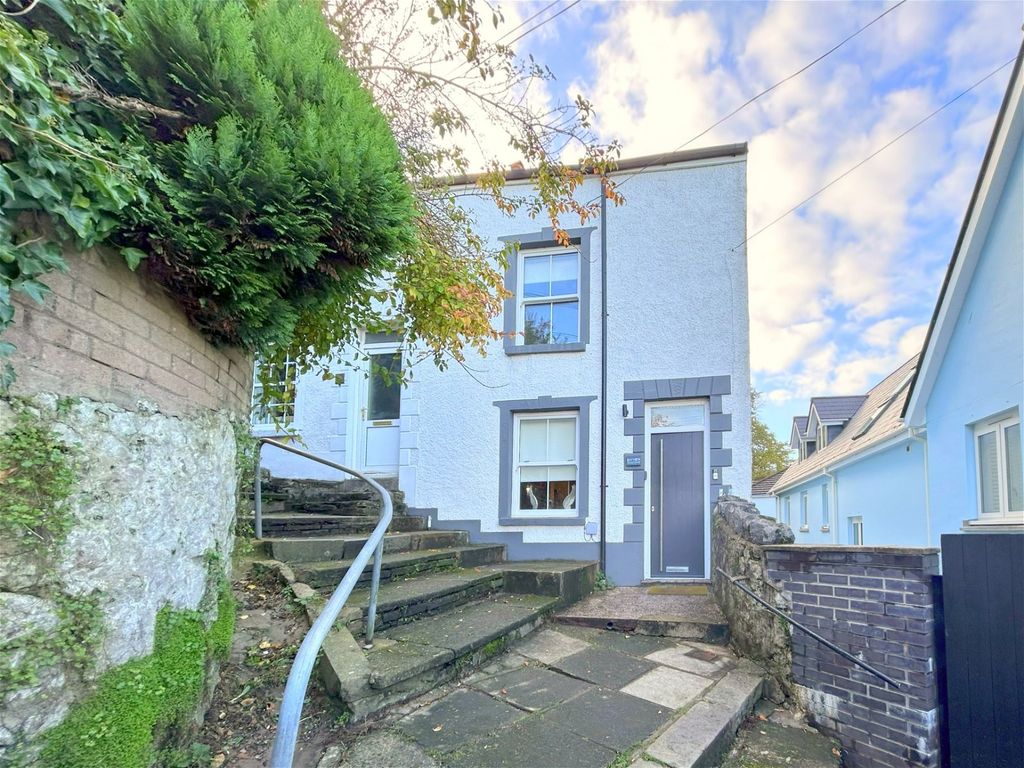 3 bed cottage for sale in Bayview, Hill Street, Mumbles SA3, £375,000