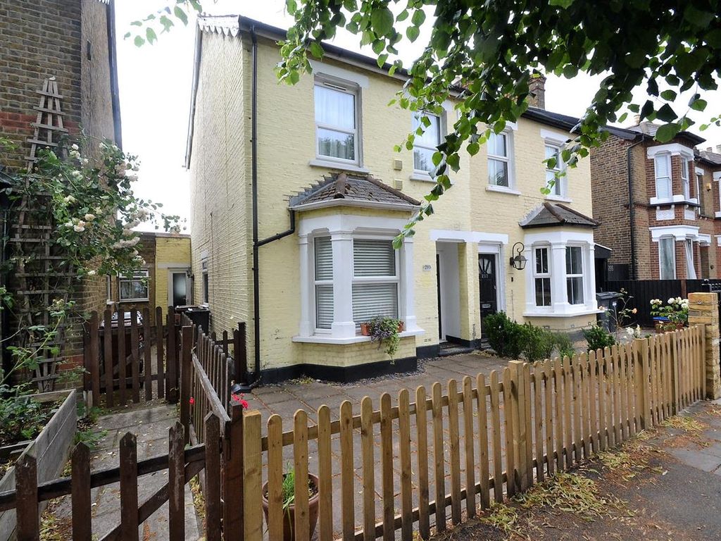 3 bed semidetached house for sale in Staines Road, Bedfont, Feltham