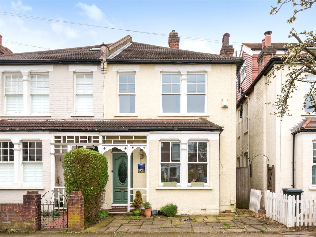 3 bed semidetached house for sale in Chaffinch Road, Beckenham BR3