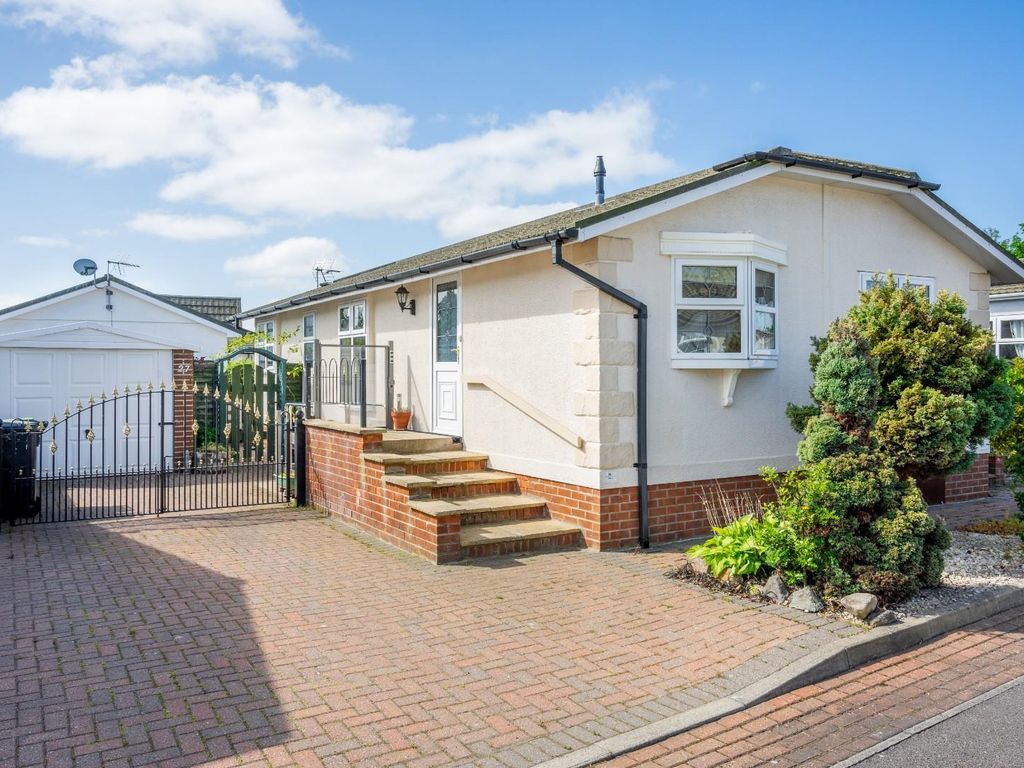 2 bed detached bungalow for sale in The Willows, Acaster Malbis, York