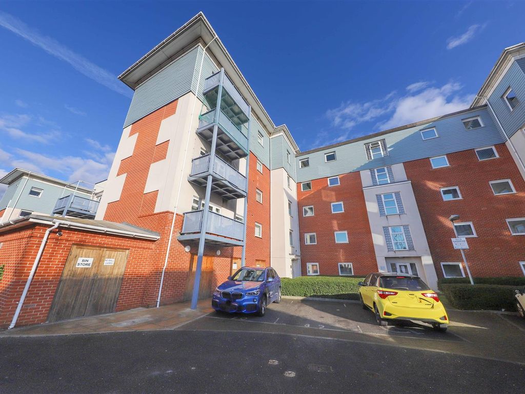 2 bed flat for sale in Wraysbury Drive, West Drayton UB7 Zoopla