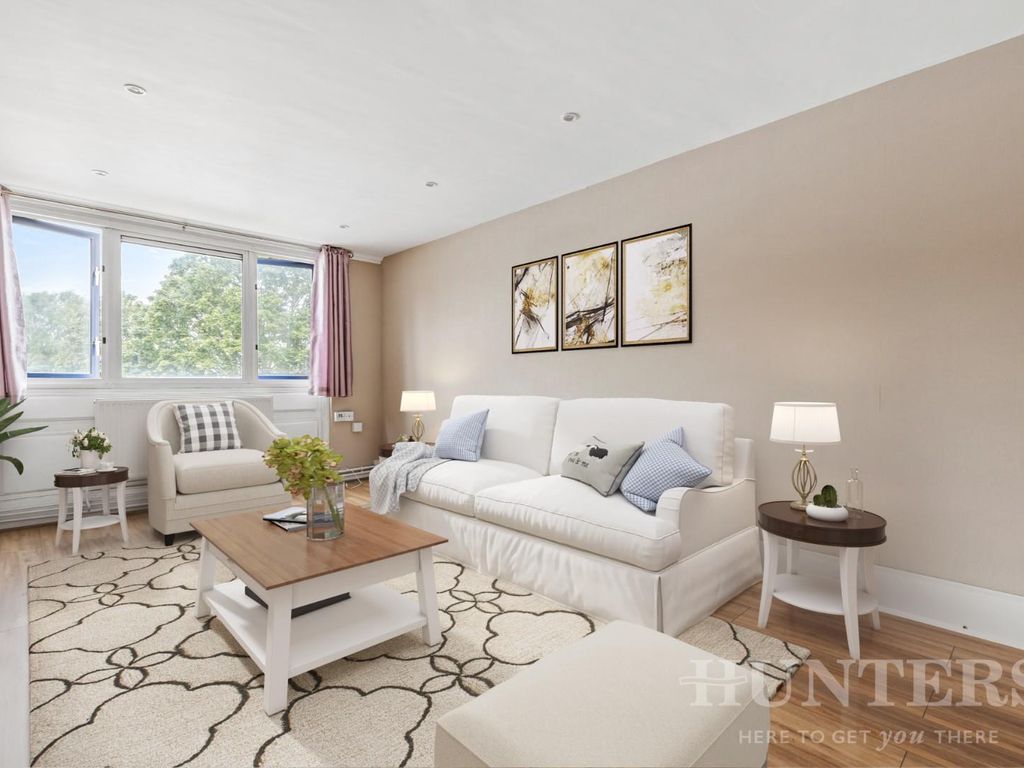 1 bed property to rent in Hawkinge, Gloucester Road, London N17, £1,250