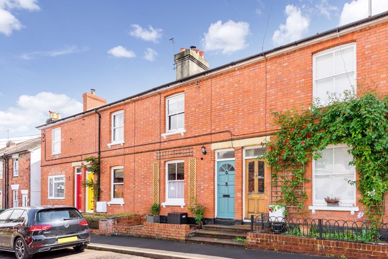 3 bed property for sale in Bow Street, Alton GU34 Zoopla