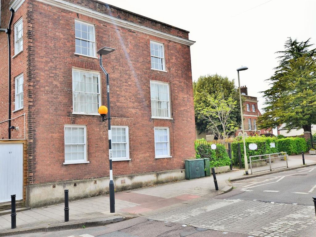 2 bed flat to rent in St. Davids Hill, Exeter EX4, £1,100 pcm Zoopla