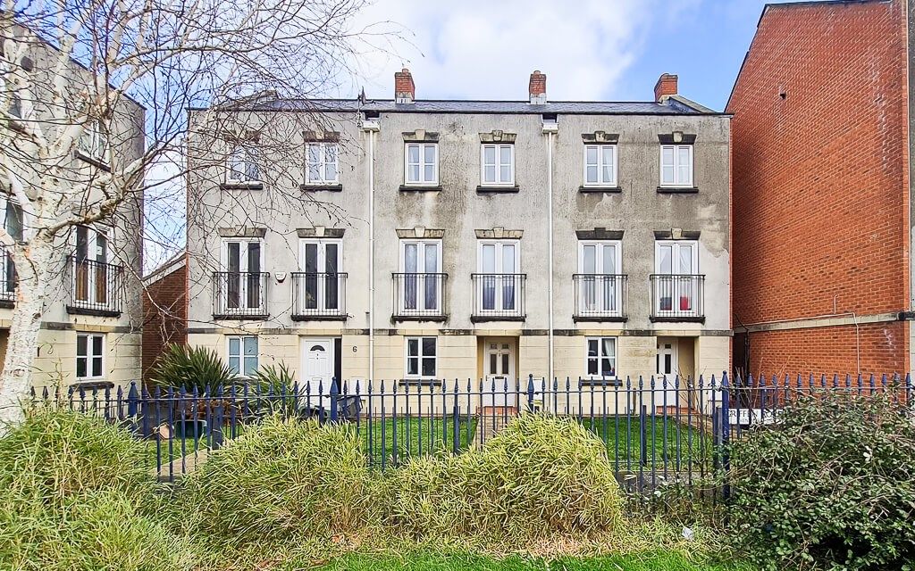 4 bed town house for sale in Griffen Road, Weston Village, WestonSuper