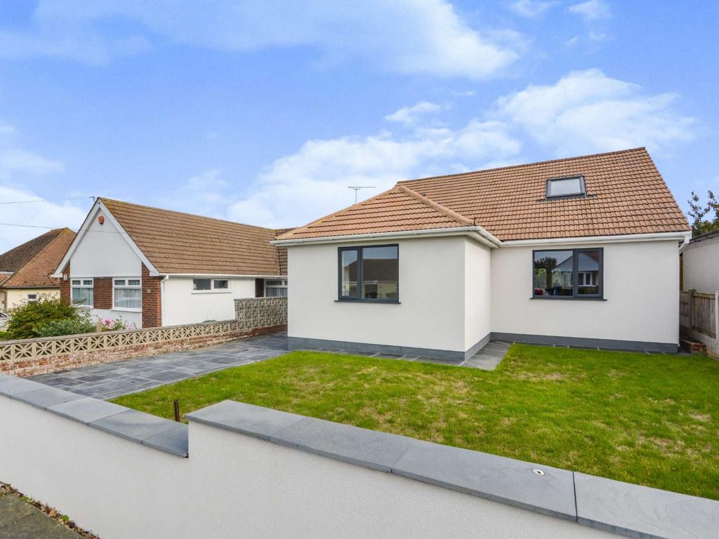 4 bed detached bungalow for sale in Botany Road, Broadstairs, Kent CT10