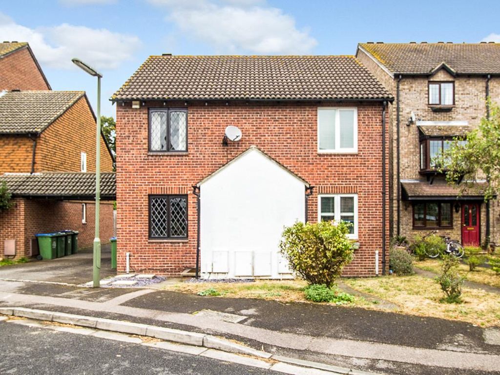 2 bed semidetached house to rent in Kings Chase, East Molesey KT8, £