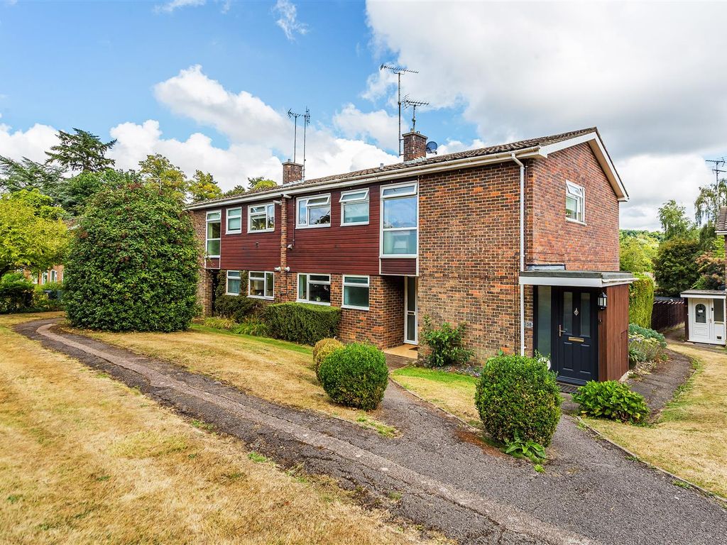 2 bed for sale in Bluehouse Lane, Oxted RH8, £410,000 Zoopla