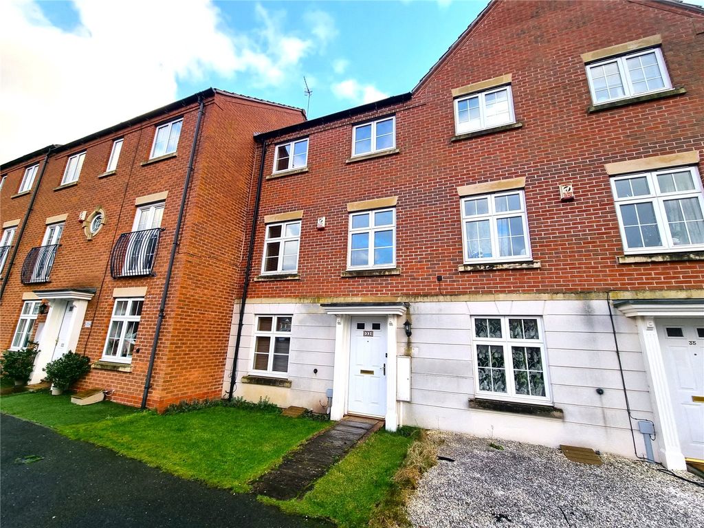 4 bed terraced house to rent in Wenlock Drive, West Bridgford, Nottingham, Nottinghamshire NG2