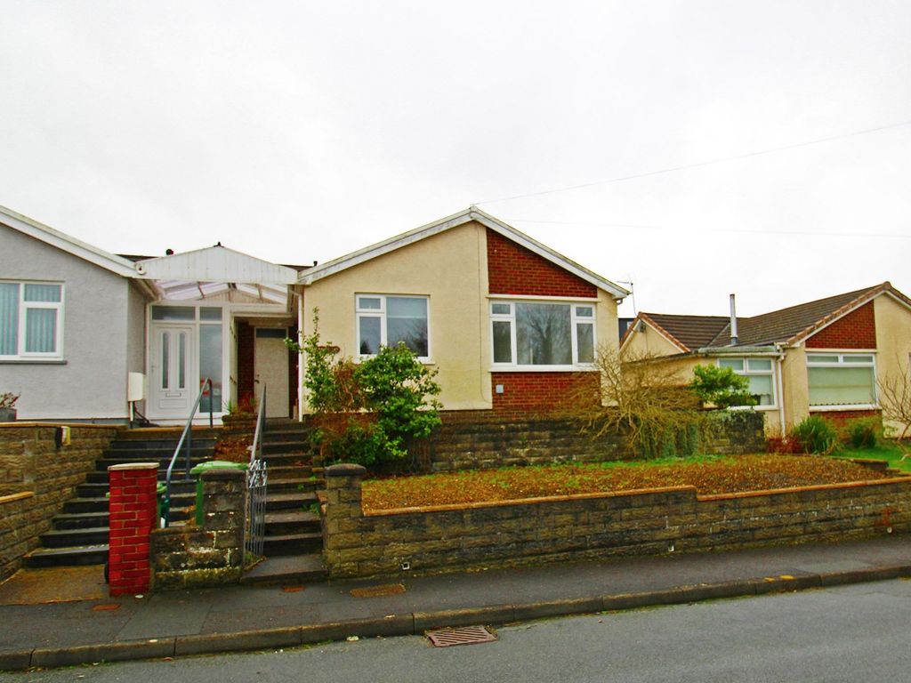 2 bed semidetached bungalow for sale in Fairview Close, Pontyclun