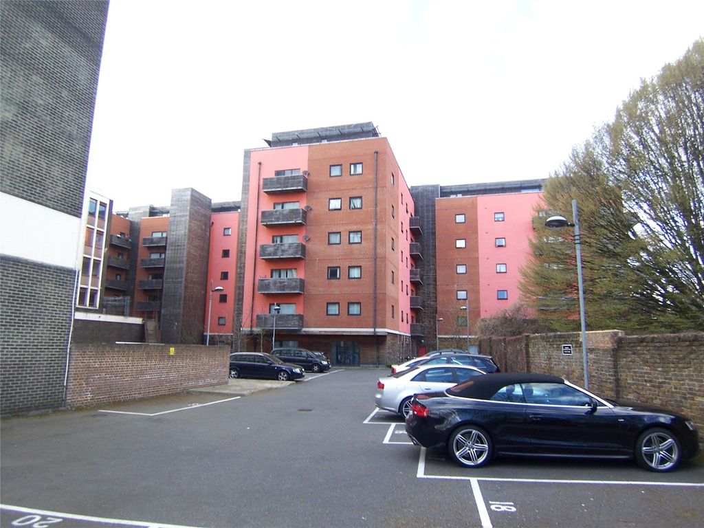 Property to rent in Radnor House, 1272 London Road, Norbury, London