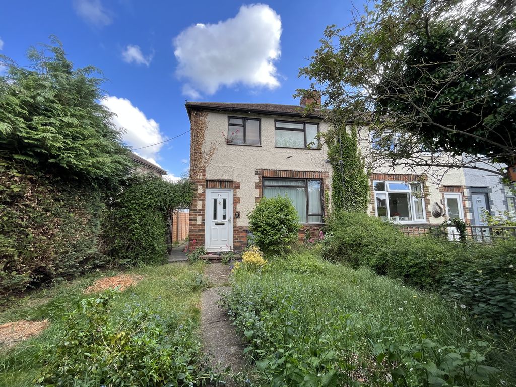 3 bed property for sale in 23 Park Crescent, Baldock, Hertfordshire SG7