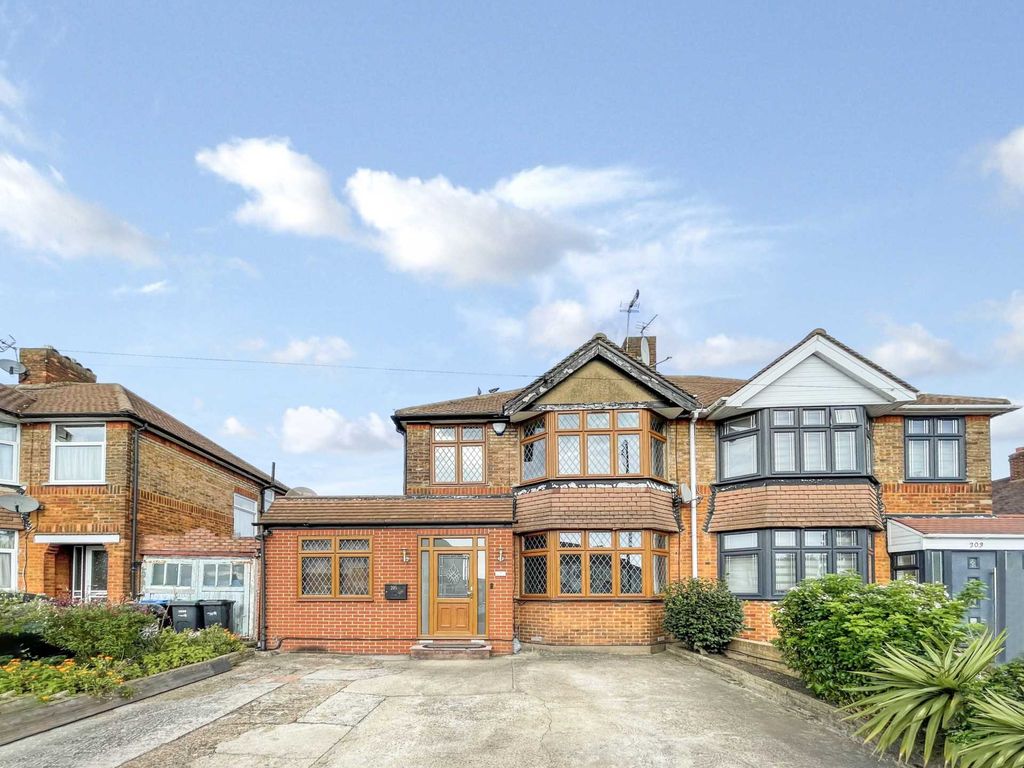 4 bed semidetached house for sale in Bury Street, London N9, £645,000