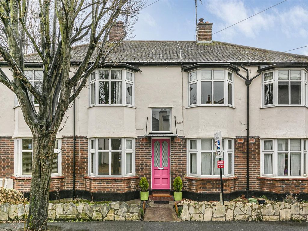 2 bed flat for sale in Close, Walthamstow, London E17, £450,000