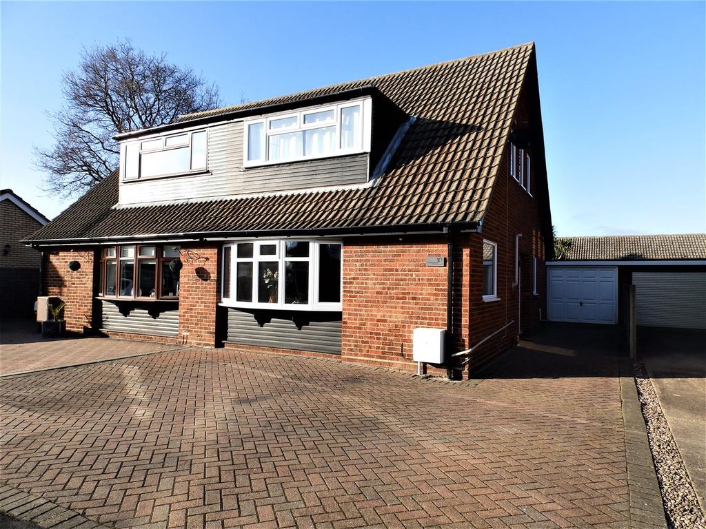 3 bed semidetached house for sale in St. Agnes Way, Kesgrave, Ipswich