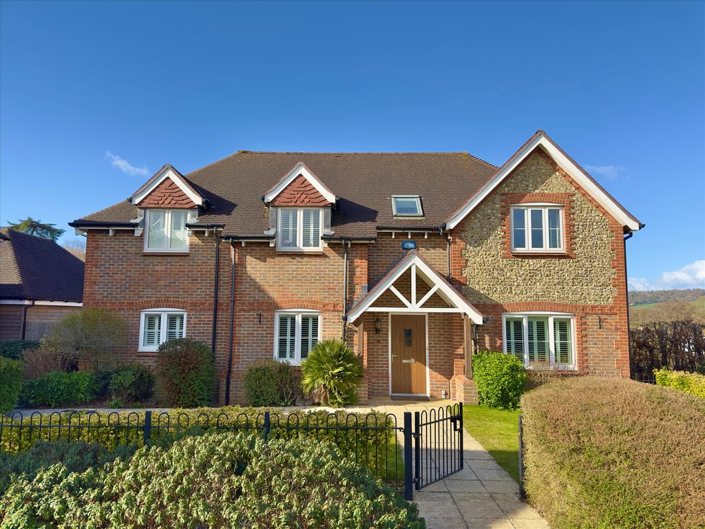 4 bed detached house for sale in Horizon Close, Brasted, Westerham TN16