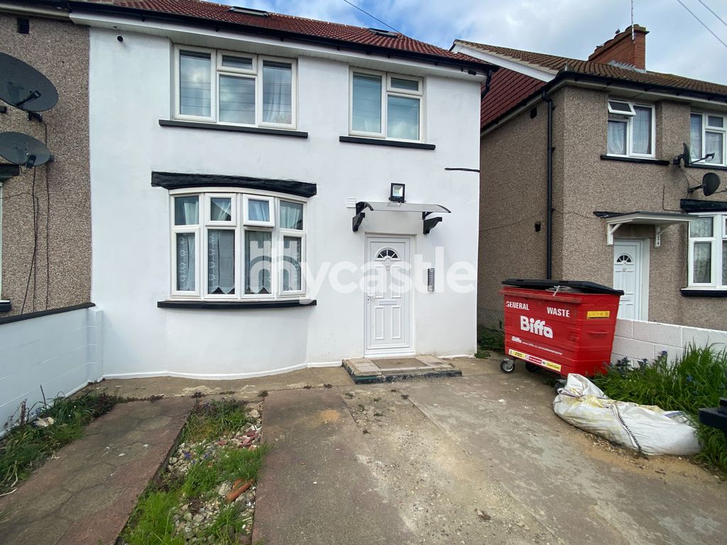 Room to rent in Vernon Road, Feltham TW13 Zoopla