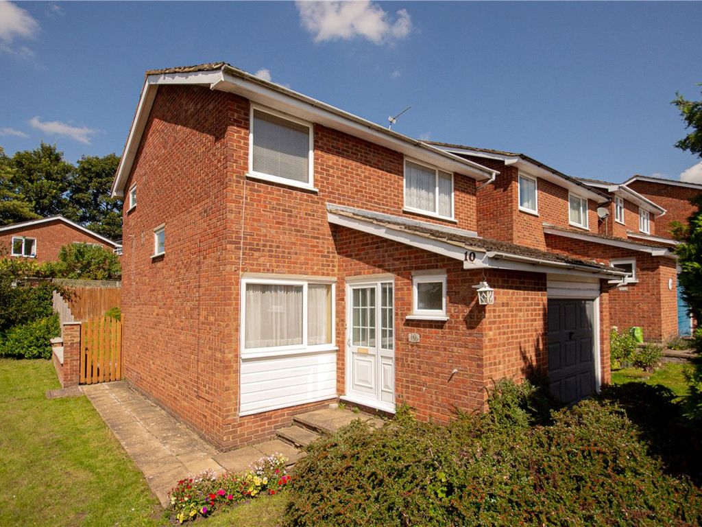 3 bed detached house for sale in Chiltern Park Avenue, Berkhamsted