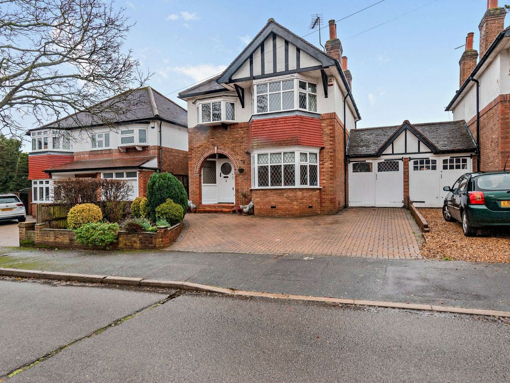 3 bed detached house for sale in Colchester Drive, Pinner HA5 Zoopla