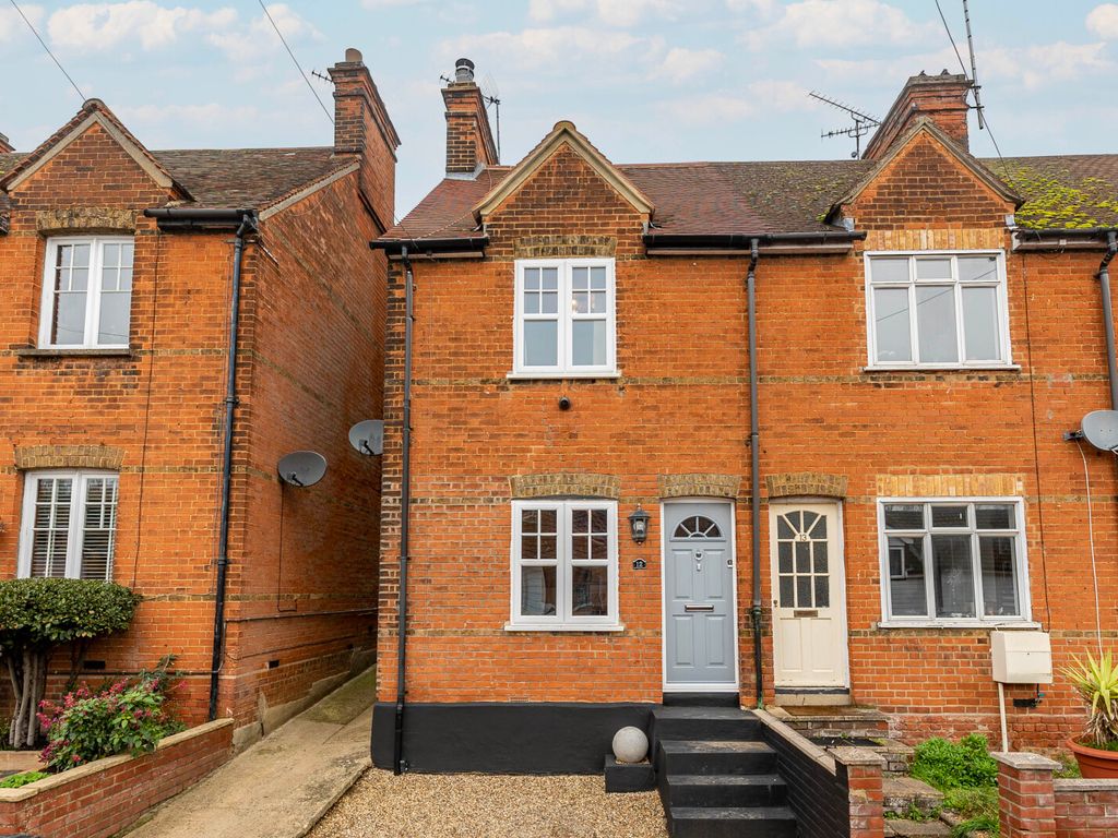 4 bed end terrace house for sale in Sunnyside, Stansted, Essex CM24