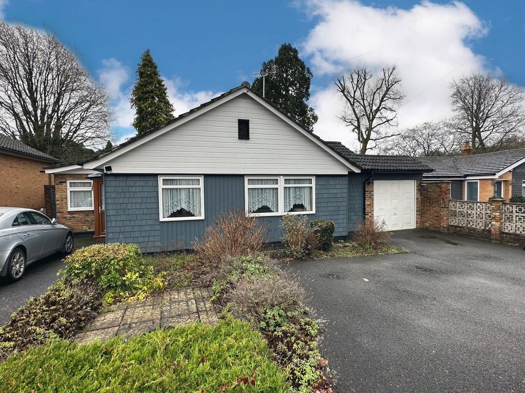 3 bed bungalow for sale in Highclere, Ascot, Berkshire SL5 Zoopla