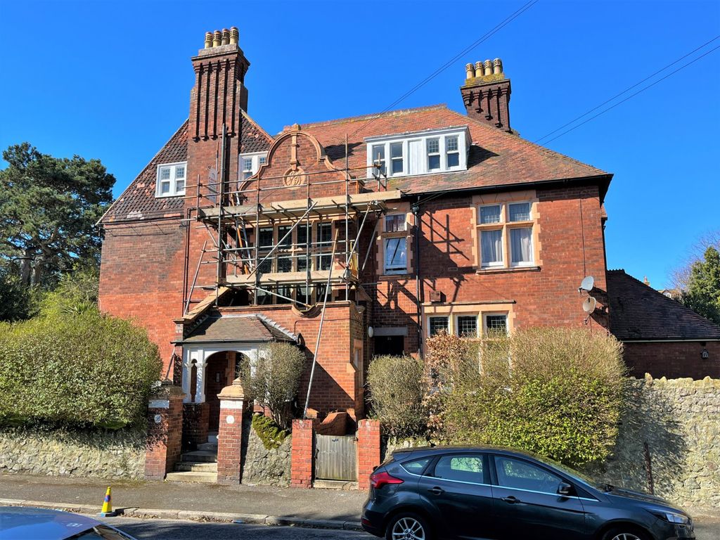 2 bed flat for sale in Westbourne Gardens, Folkestone, Kent CT20 Zoopla