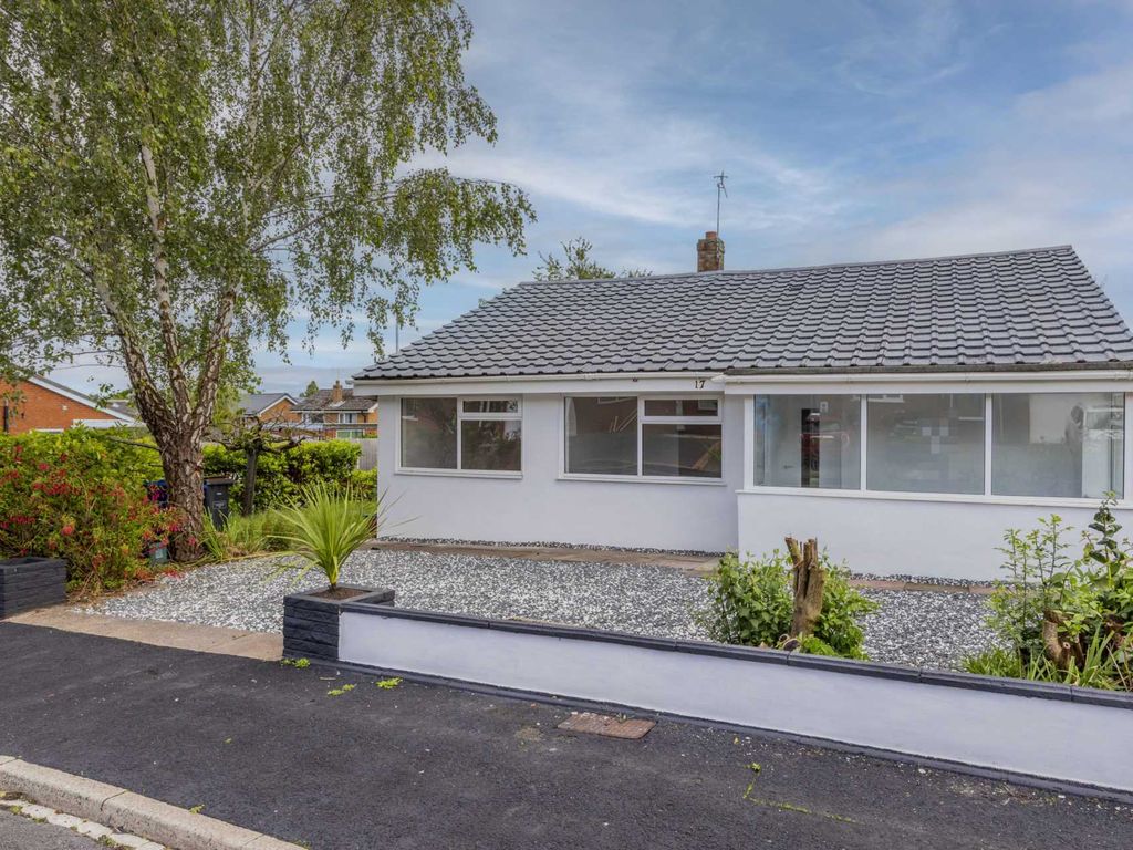 4 bed detached bungalow for sale in Milan Drive, Westlands ST5, £
