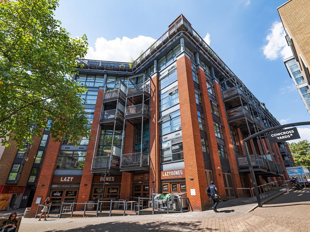 33 Britton Street, London EC1M  