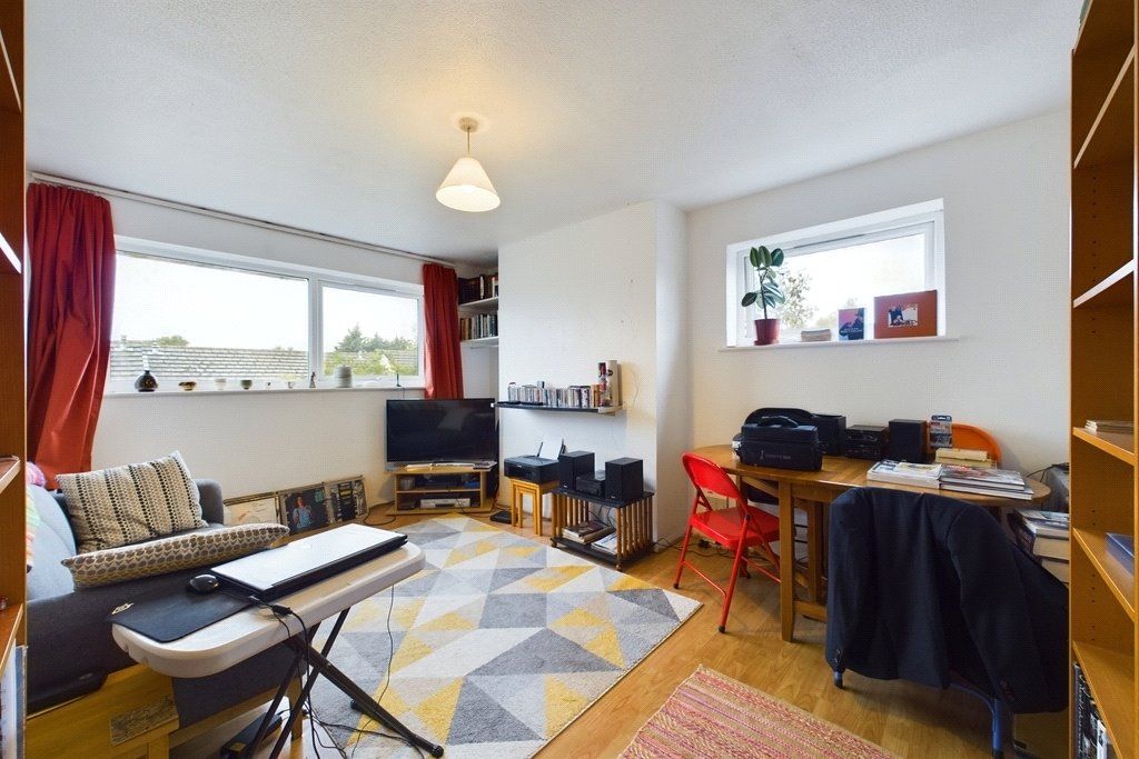 1 bed flat for sale in Hazelmere Road, Northolt UB5, £210,000 Zoopla
