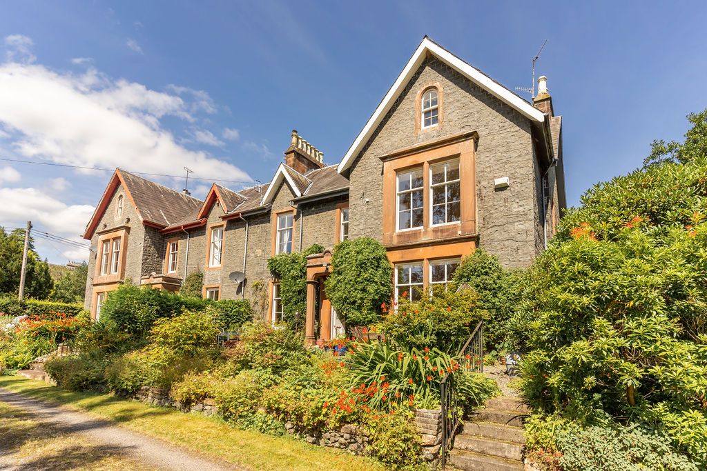 7 bed semidetached house for sale in 2 Clarefoot, Well Road, Moffat
