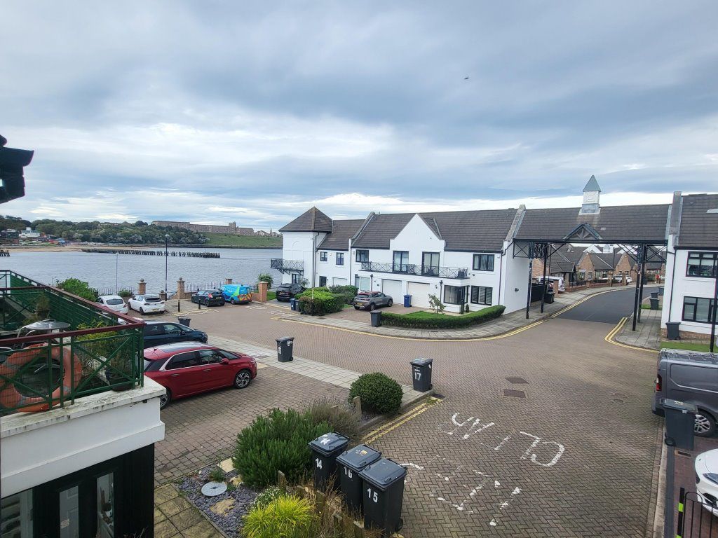 2 bed flat to rent in Harbour View, South Shields NE33, £795 pcm Zoopla