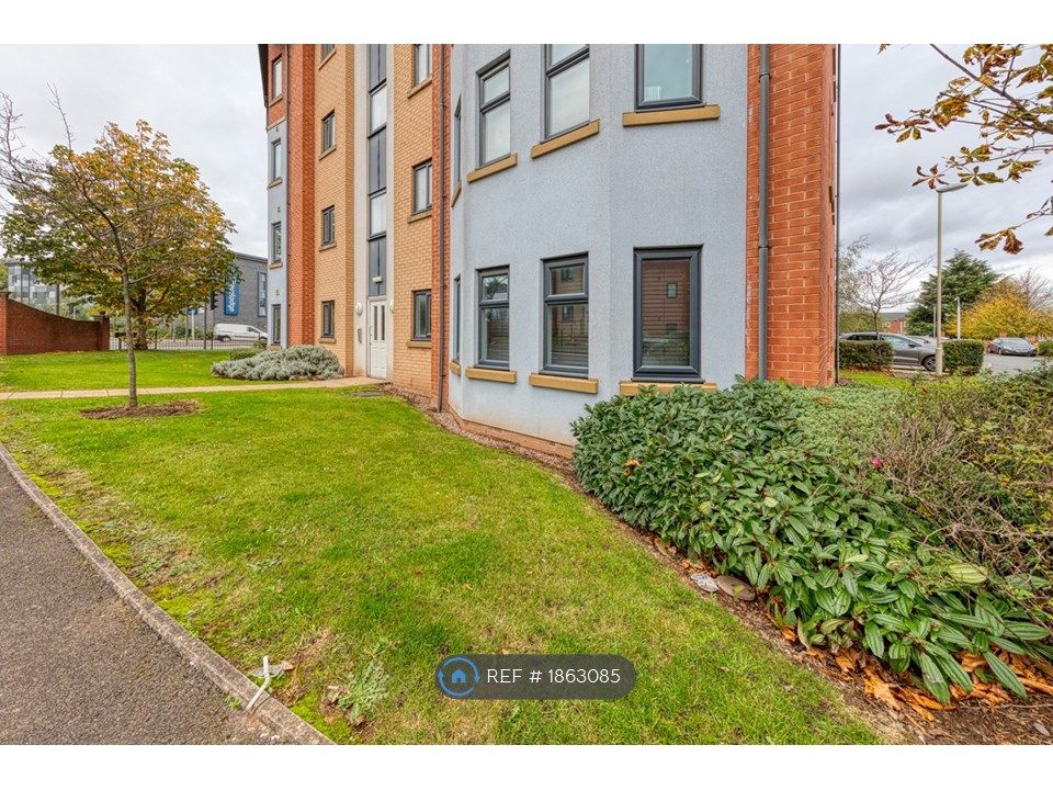 2 bed flat to rent in Pages Croft, Dudley DY1, £995 pcm Zoopla