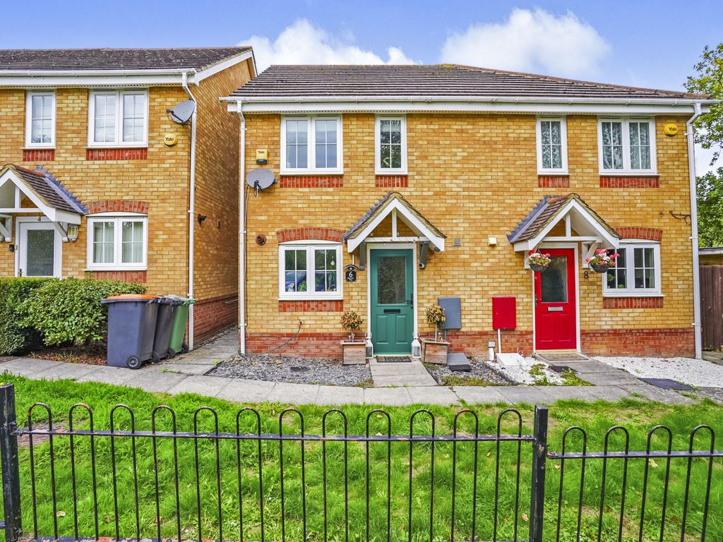 2 bed semidetached house for sale in Farriers Way, Dunstable LU5 Zoopla
