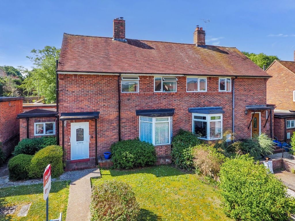 3 bed semidetached house for sale in Cranford Road, Petersfield