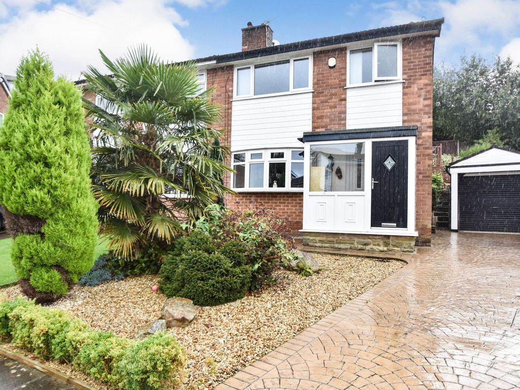3 bed semidetached house for sale in Woburn Drive, Bury BL9, £250,000